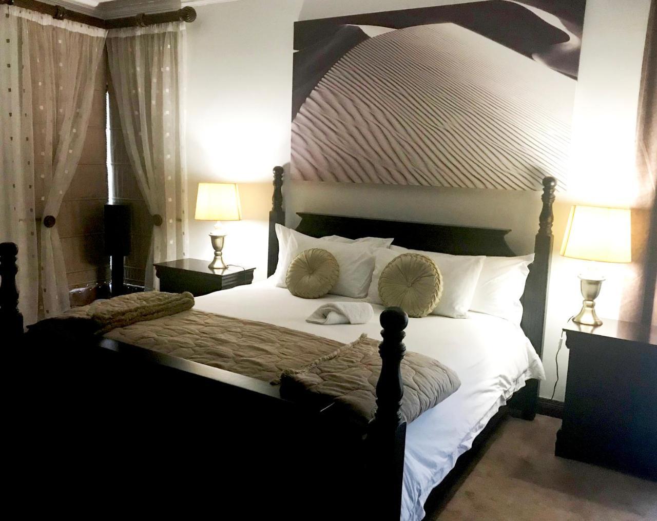 Burg'S View Boutique Hotel Windhoek Bagian luar foto