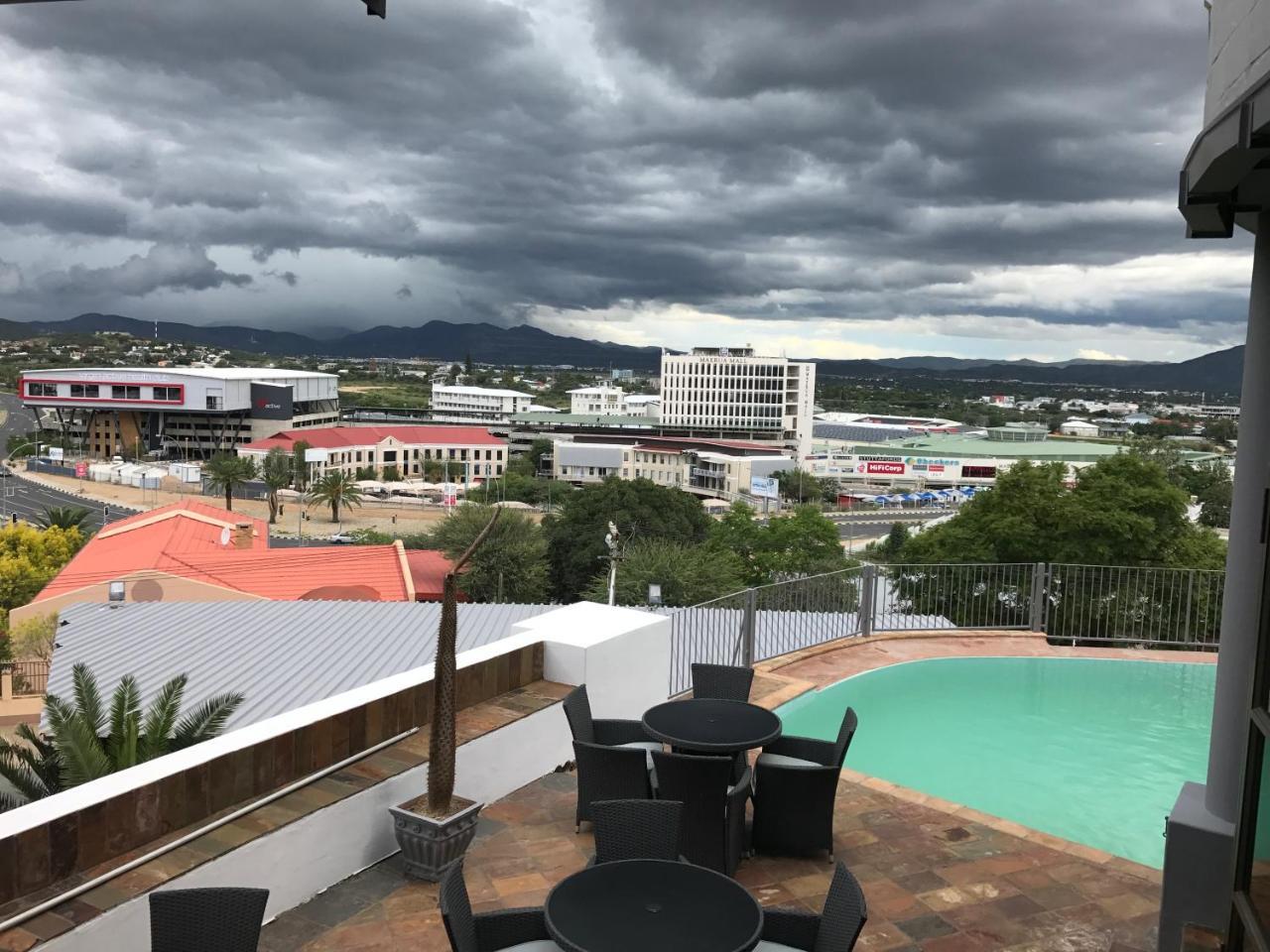 Burg'S View Boutique Hotel Windhoek Bagian luar foto