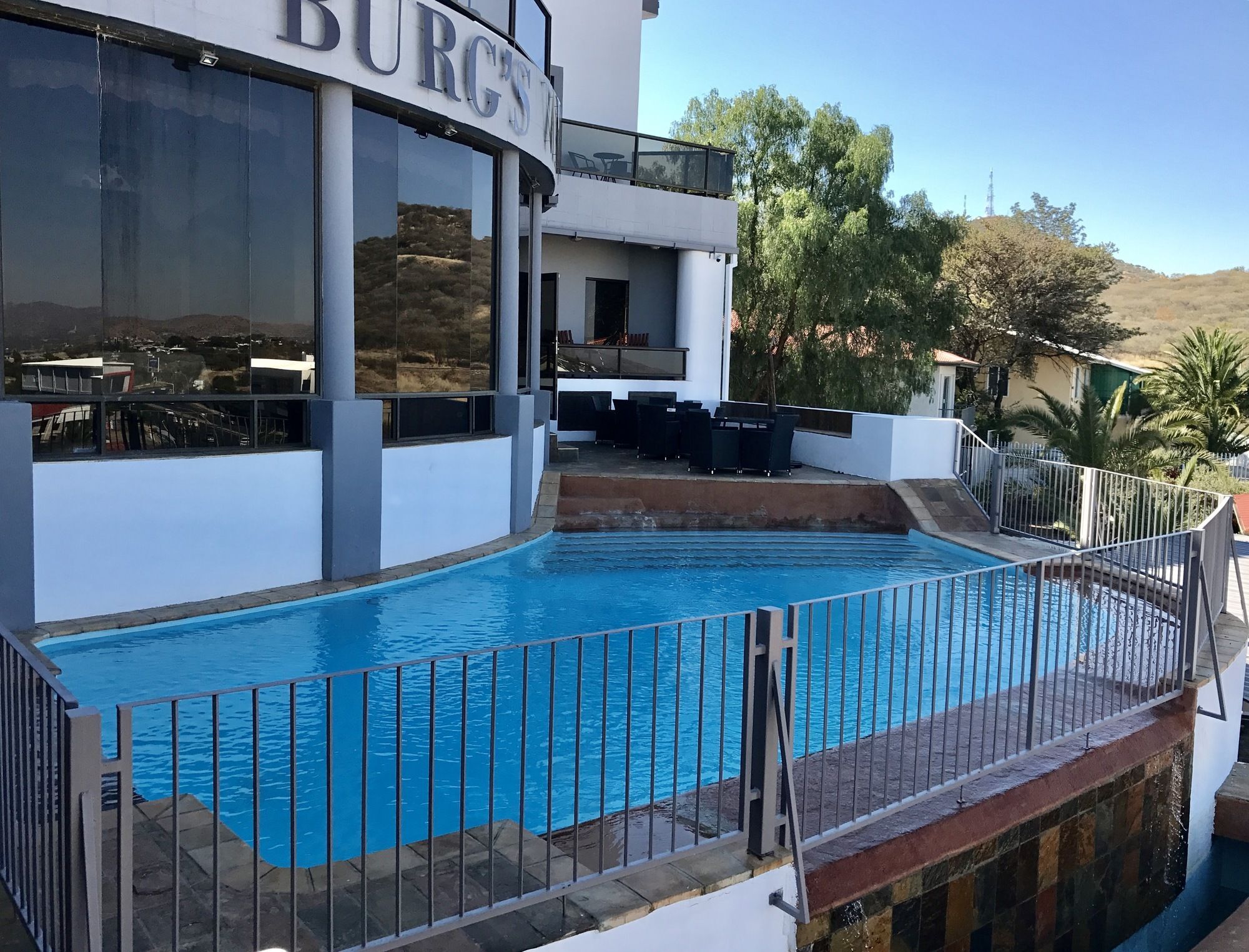 Burg'S View Boutique Hotel Windhoek Bagian luar foto